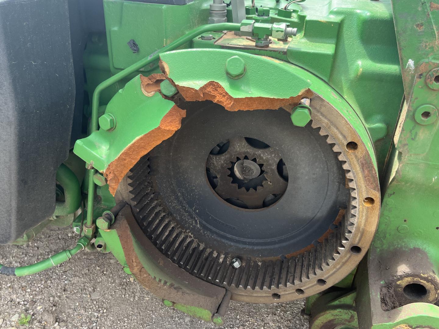 ./imagenes/INVOICE/2019/17825/TRACTOR JOHN DEERE 8225R (4).JPG